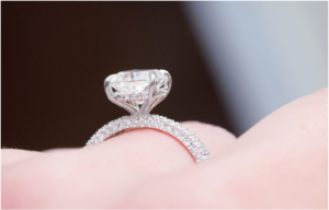 https://trollpage.net/qualities-to-consider-when-buying-an-engagement-ring-read-here/