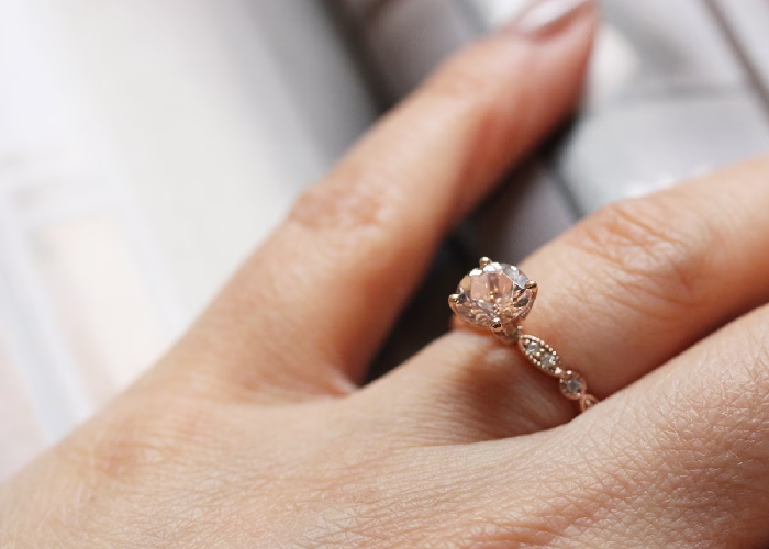 Size Matters: Finding the Perfect Carat Weight for Your Engagement Ring in Manchester